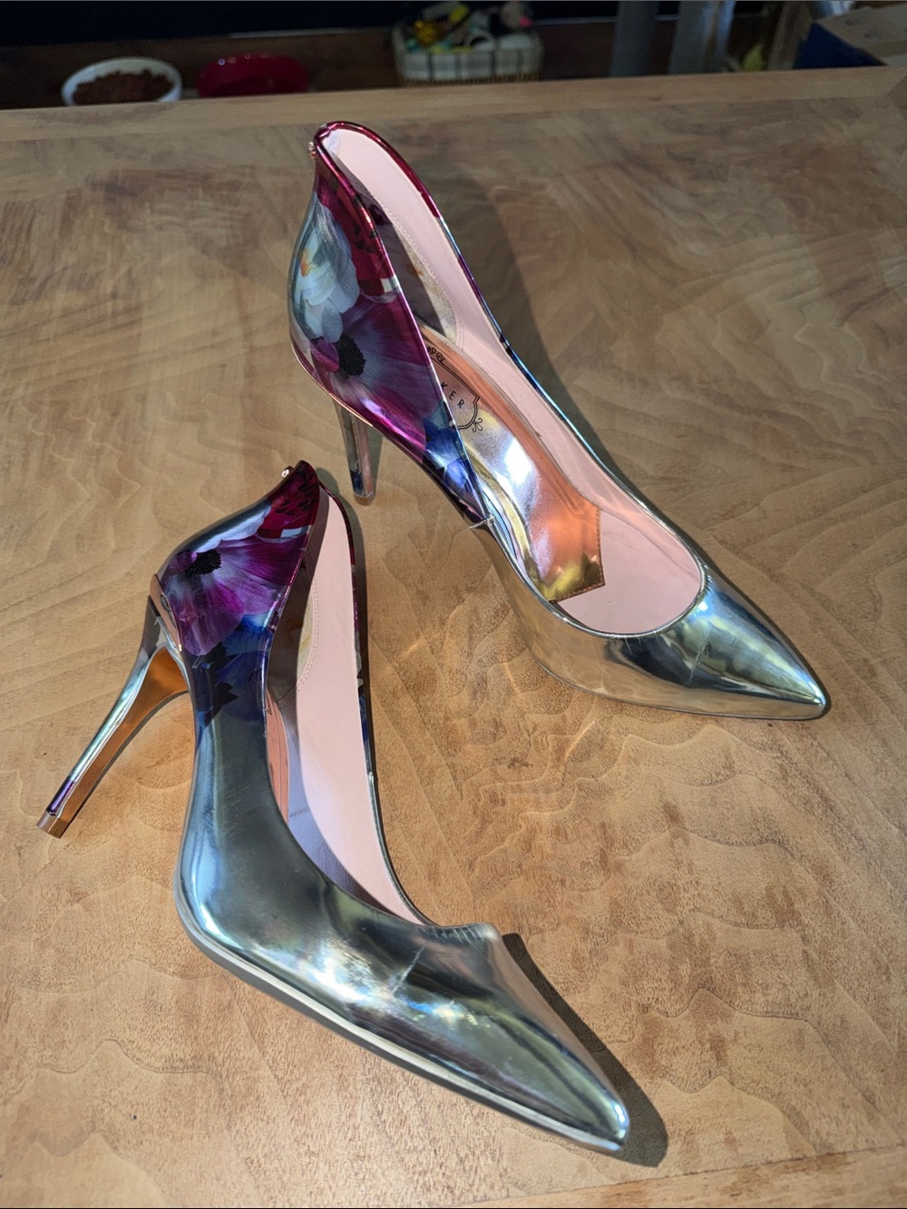 Ted Baker Silver Floral Patent Leather Heels Size 39 - Picture 9 of 9